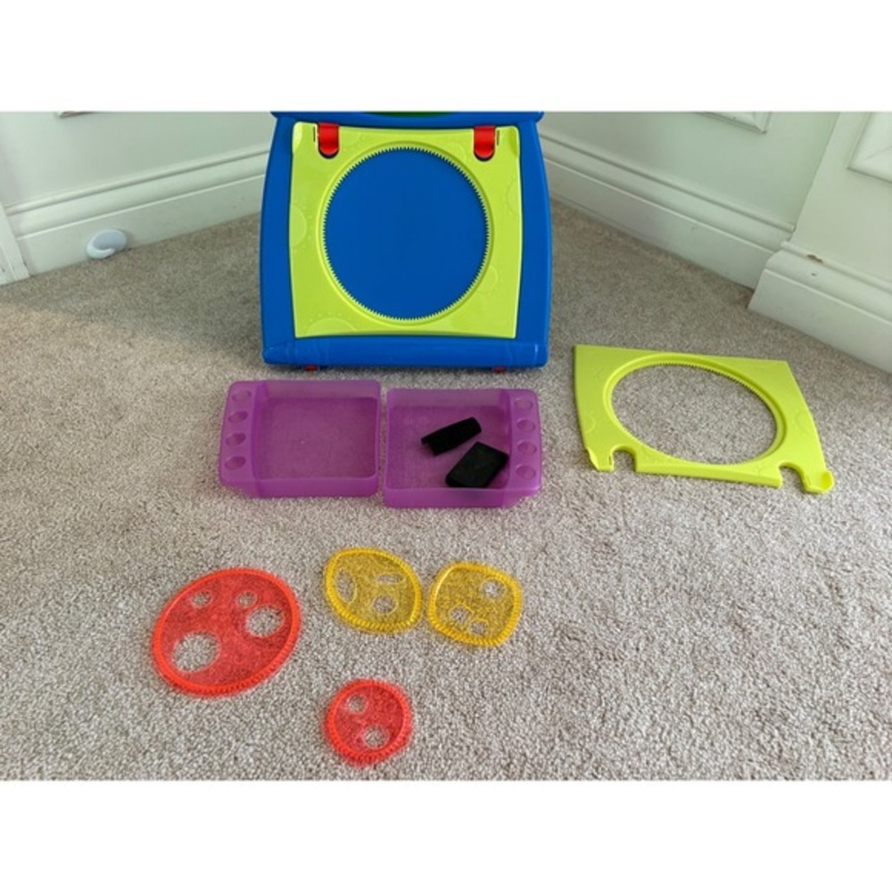 Crayola Easel‎ Art Case Board with Stencils Stamps Activity Travel Kids